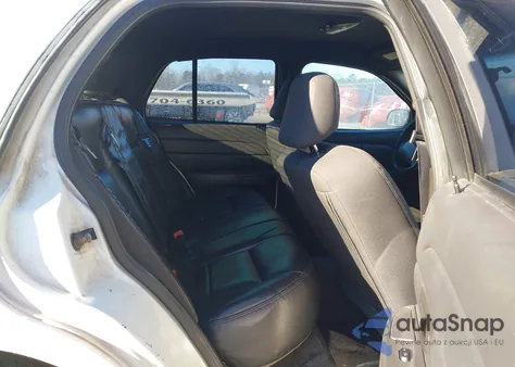 2003 Ford Crown Victoria Police z USA, uszkodzony, nr VIN 2FAFP71WX3X174655